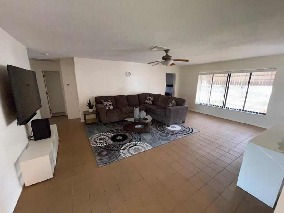 Lakeside Retreat - 3 Bedroom, 2 Bathroom House By The Lake 레이크랜드 외부 사진